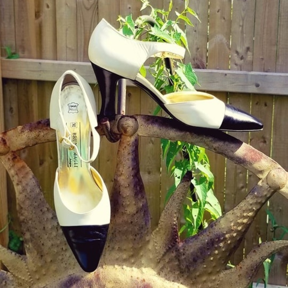 BRUNO MAGLI Strappy HEELS *In Box* - Taupe-cream